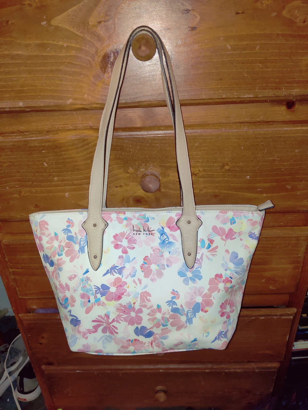Nicole Miller Floral Leather Tote. (Plz See Pics Worn handles and bottom corners